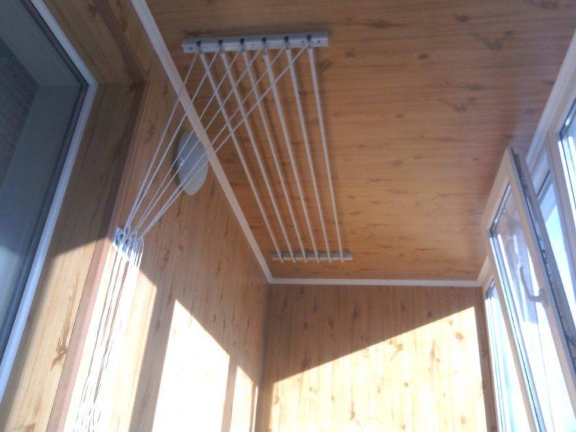 Потолочная сушилка на балкон: преимущества и недостатки, критерии выбора, самостоятельная установка