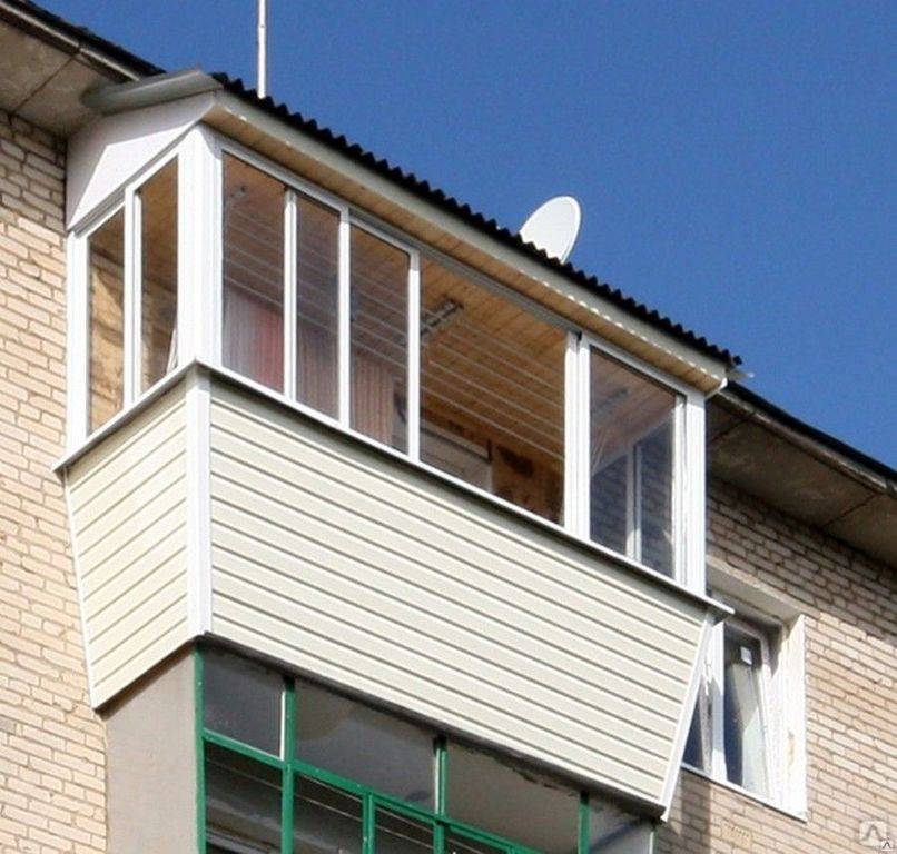 Как застеклить балкон в хрущевке