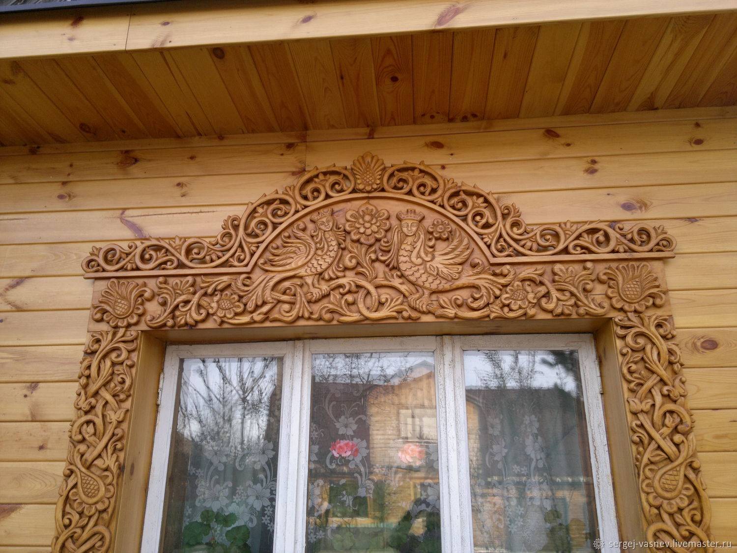 Наличники на окна в деревянном доме: инструкция по установке
