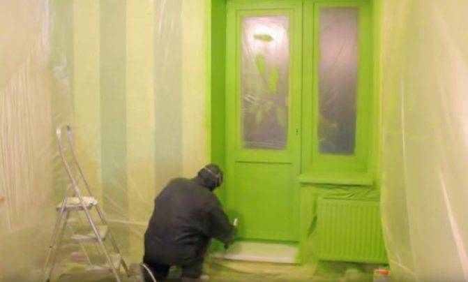 Как покрасить пластиковую дверь?