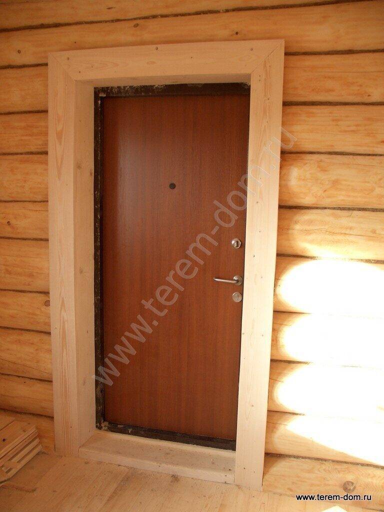 Монтаж дверей в деревянном доме