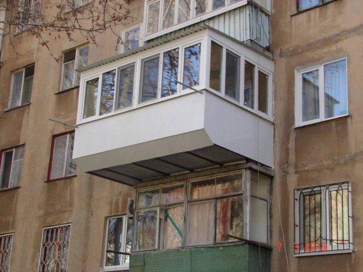 Строим балкон на первом этаже по всем правилам