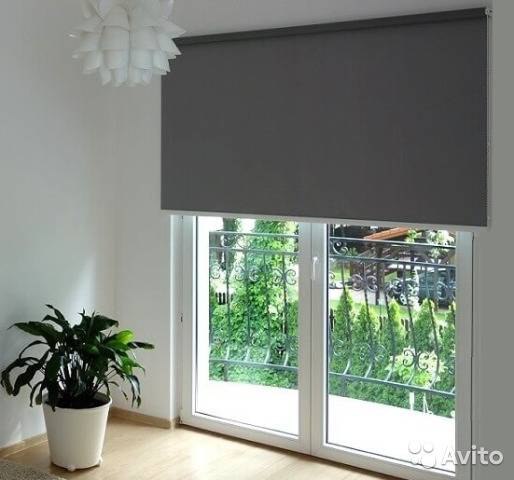 Рулонная штора на пластиковые окна - виды, установка (фото)