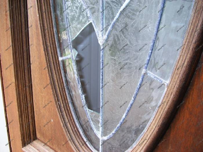 Замена стекла в межкомнатной двери: пошаговая инструкция