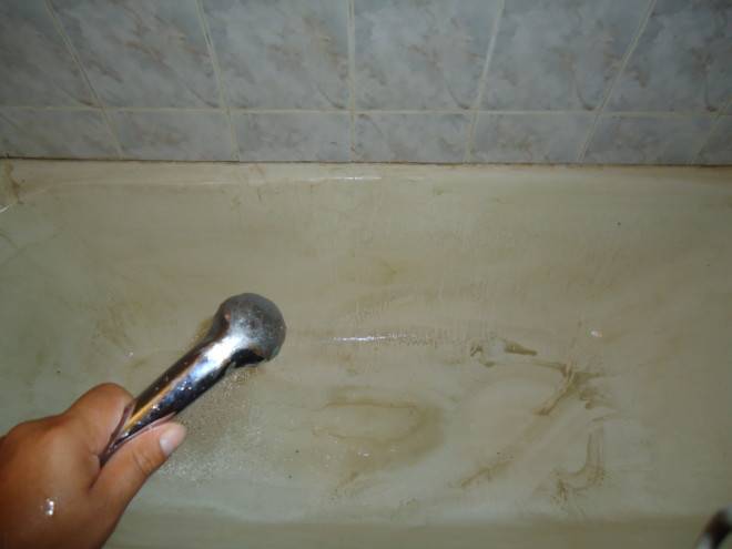 Чем отмыть известковый налет в ванной комнате