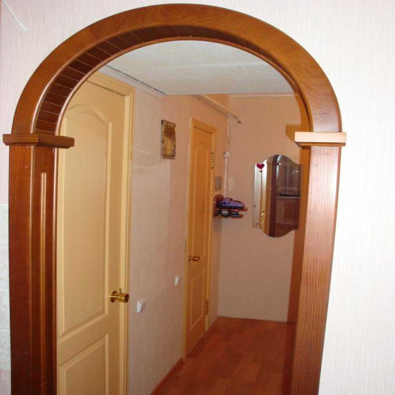 Использование арки на кухне вместо двери: фото примеров