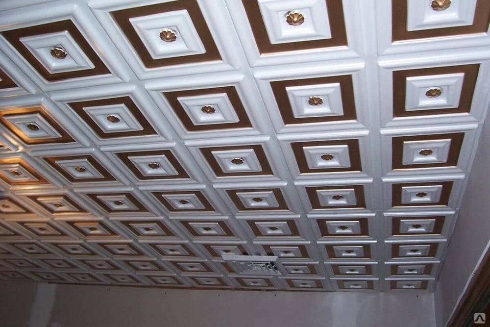 Плитка на потолок из пенополистирола, бесшовная в формате 3д, виды и размеры