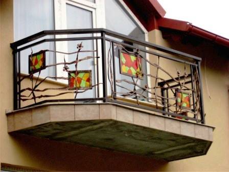Ограждение балкона из металла и дерева - госты, высота и размеры.