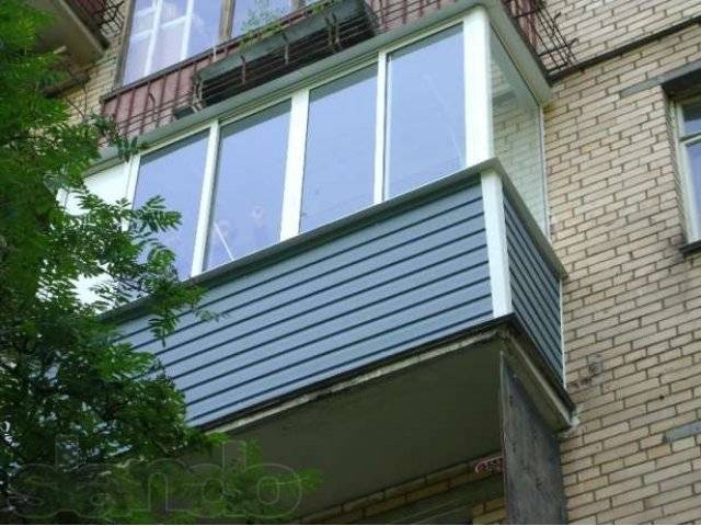 Как выполнить застекление балкона своими руками