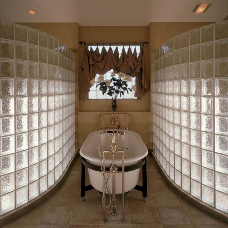 Как оформить интерьер ванной комнаты при помощи стеклоблоков — лучшие идеи