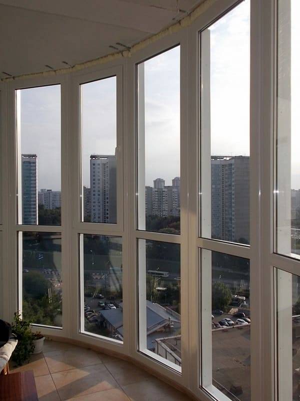 Что такое панорамное остекление балкона, плюсы и минусы