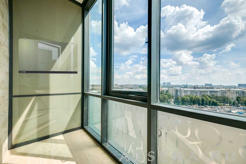 Витражный балкон - как он выглядит? 55 фото примеров.