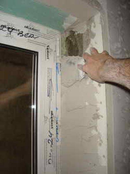 Как заделать откосы после установки пластикового окна: как правильно выбрать материал и провести обработку оконного проема внутри и снаружи своими руками?