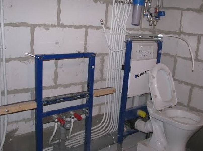 Пошаговый алгоритм прокладки канализации в ванной комнате: разводка, способы прокладки труб, укладка и подсоединение труб канализации