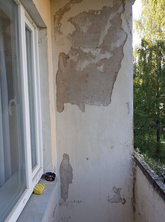 Как отделать балкон декоративной штукатуркой: выбор смеси и правила нанесения