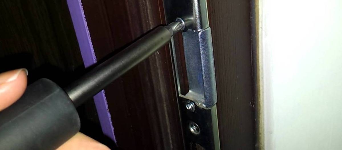 Как отрегулировать металлическую входную дверь  советы специалистов и необходимый набор инструментов