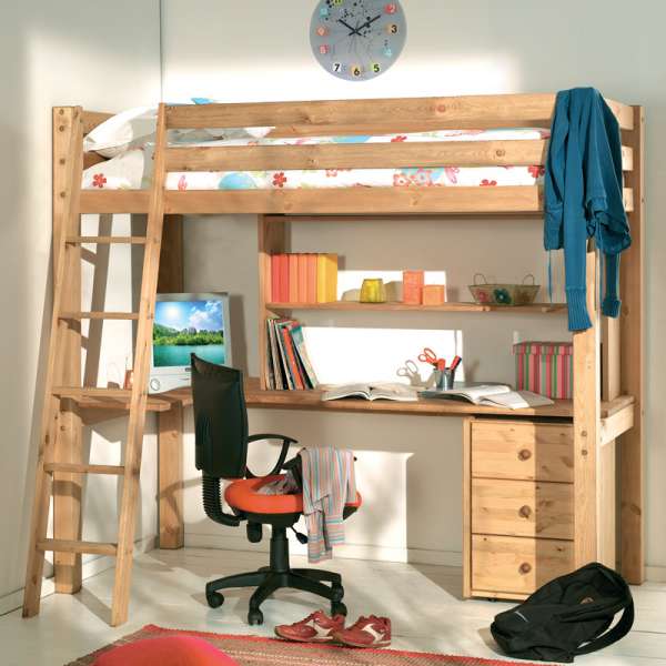 Кровать-чердак для взрослых для малогабаритной квартиры
