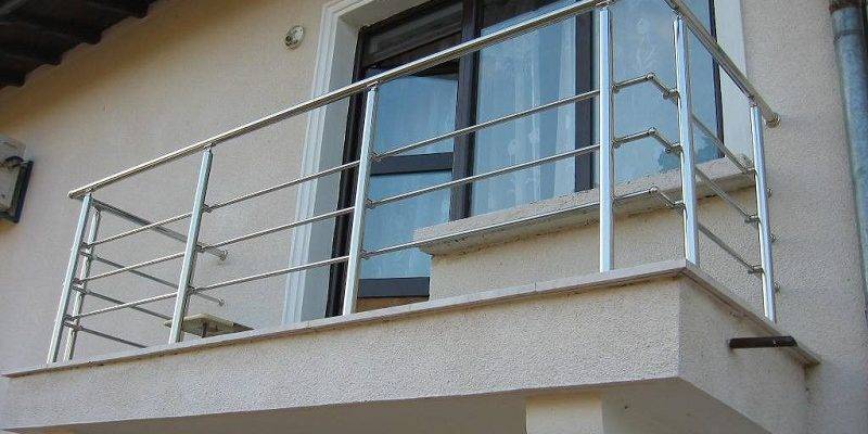 Виды балконных ограждений: конструкции и материалы, нормативы и гост