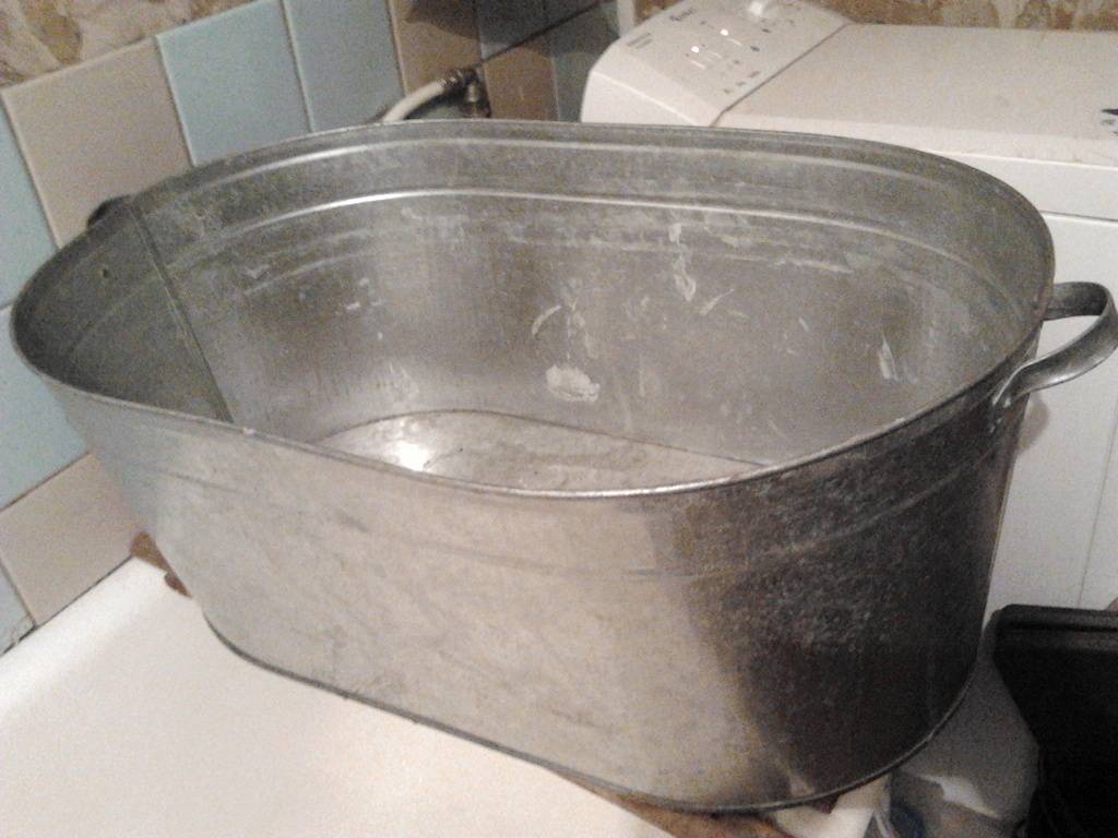 Нужен ли каркас стальной ванне и как его правильно изготовить?