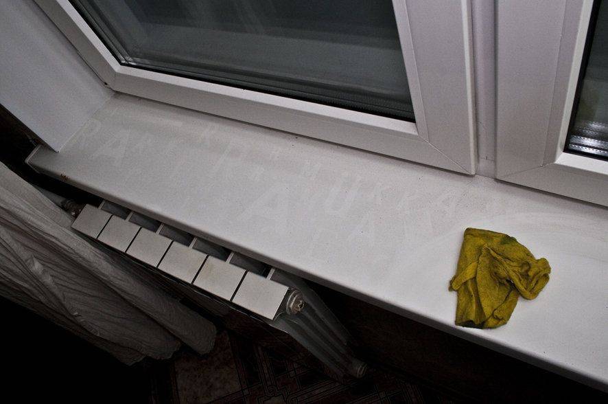 Как отмыть пластиковые окна от желтизны: расписываем суть