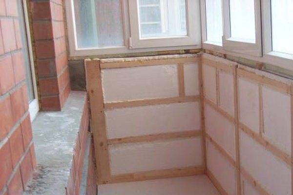 Как утеплить балкон изнутри и снаружи пенопластом