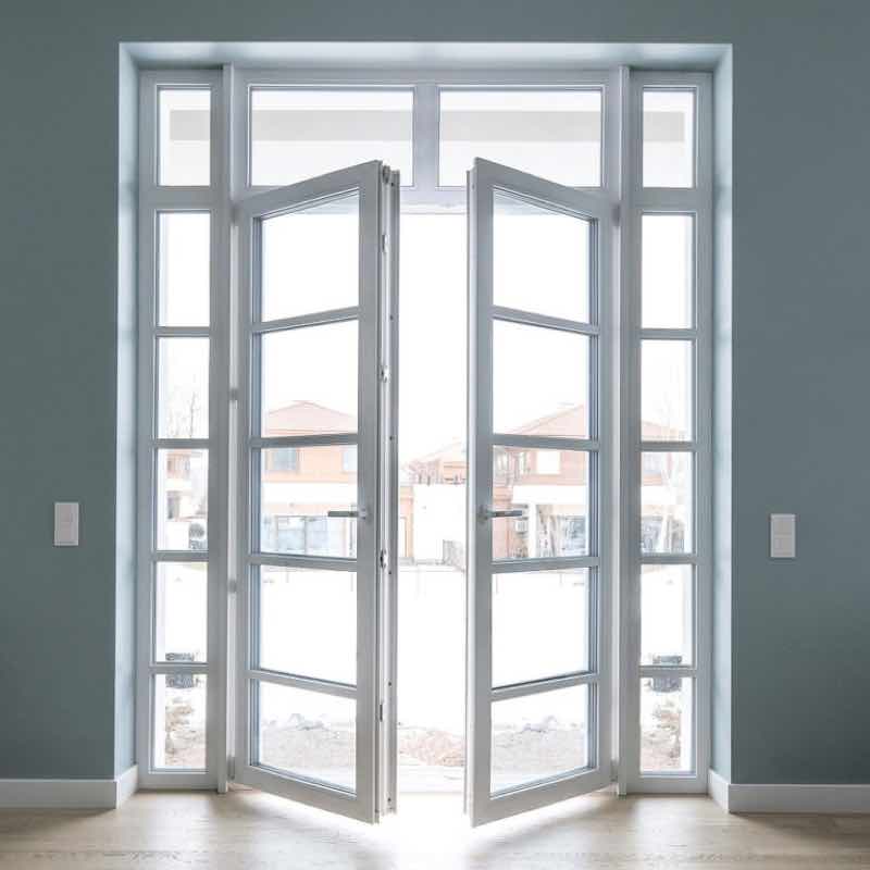 Преимущества двойных дверных конструкций, советы по выбору на входе в дом или квартиру
