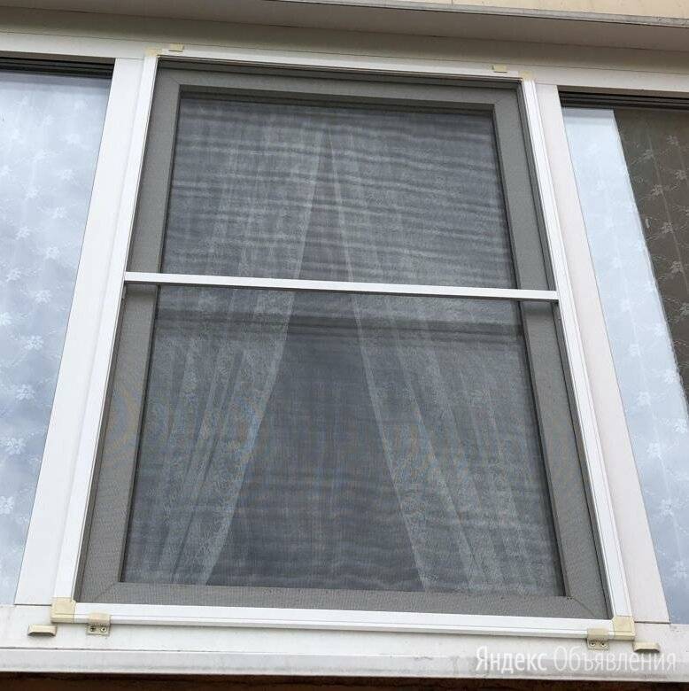 Крепеж для москитных сеток на пластиковые окна