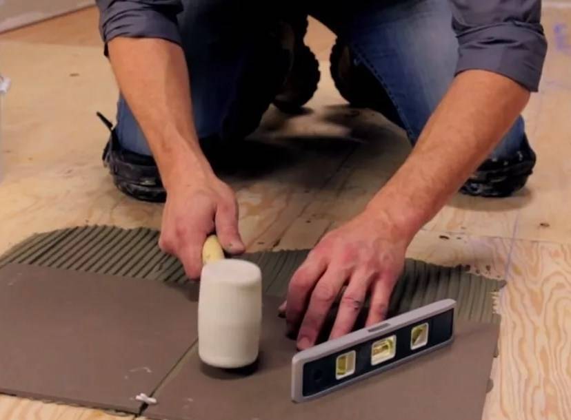 Как клеить плитку на гипсокартон, штукатурку и другие поверхности
