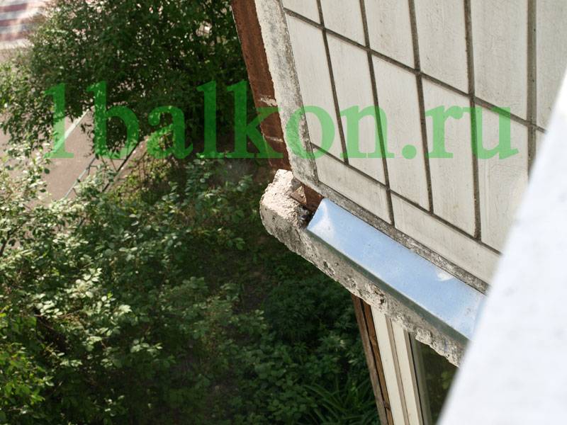 Чем и как заделать щели на балконе и лоджии