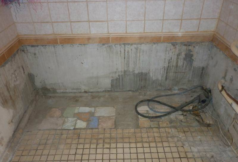 Демонтаж чугунной ванны: способы демонтажа, разбития