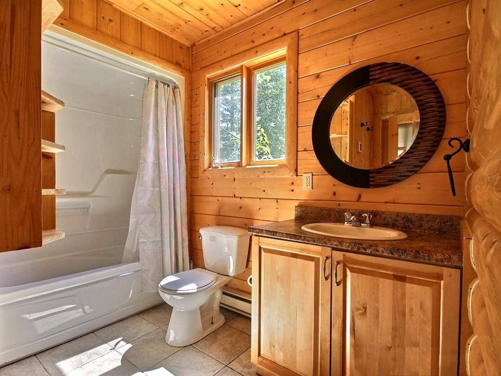 Ванная в деревянном доме: 200 (фото) отделка, обустройство