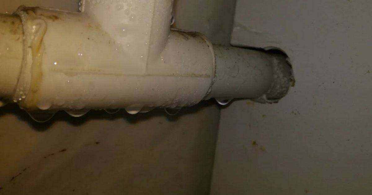 Почему шумит, гудит, свистит смеситель в ванной при включении воды и когда он закрыт