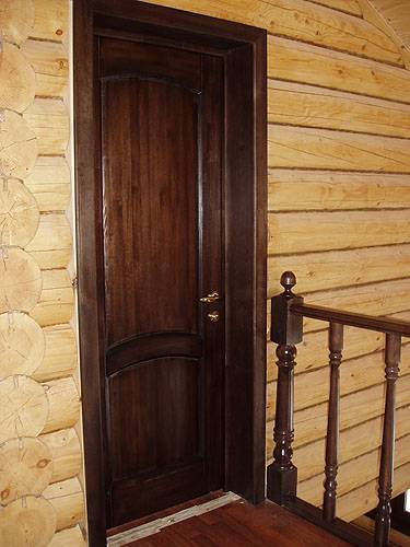 На что обратить внимание при выборе дверей деревянных межкомнатных