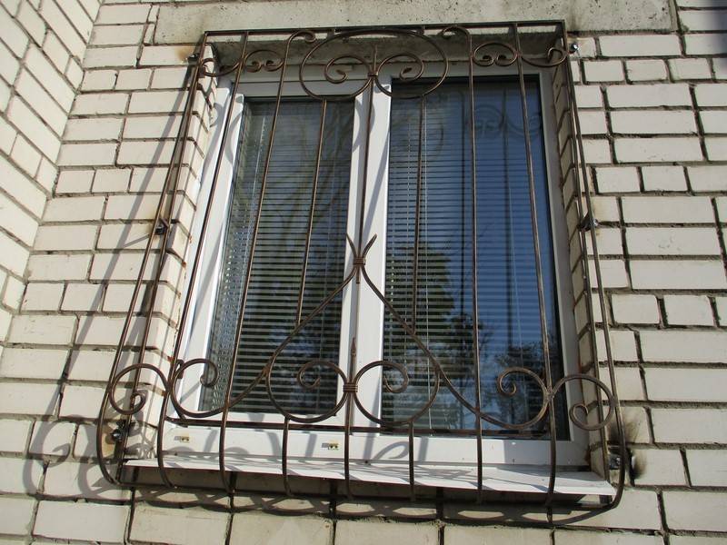 Решётки на окна: виды и особенности установки