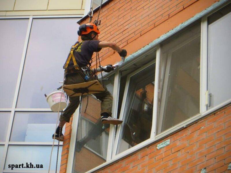 Как сделать герметизацию балкона и устранить течь