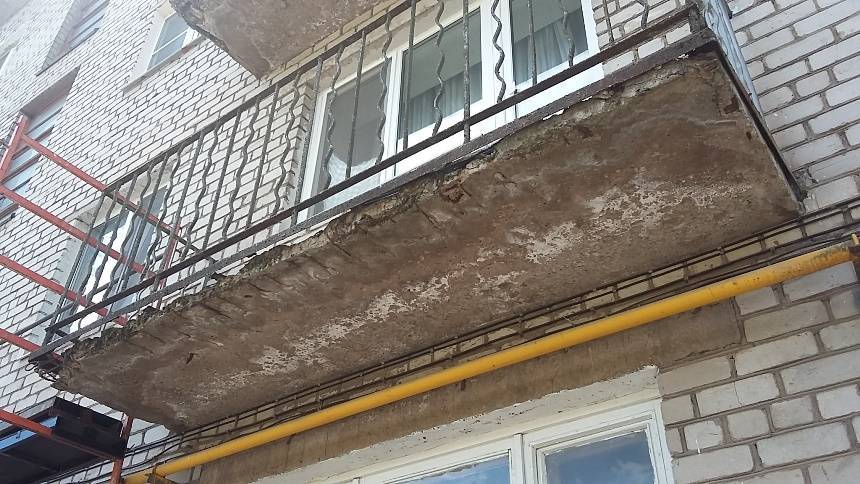 Должна ли управляющая компания выполнять ремонт балконной плиты