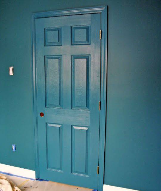Окрашиваем межкомнатную дверь, выбираем, чем покрасить деревянную конструкцию