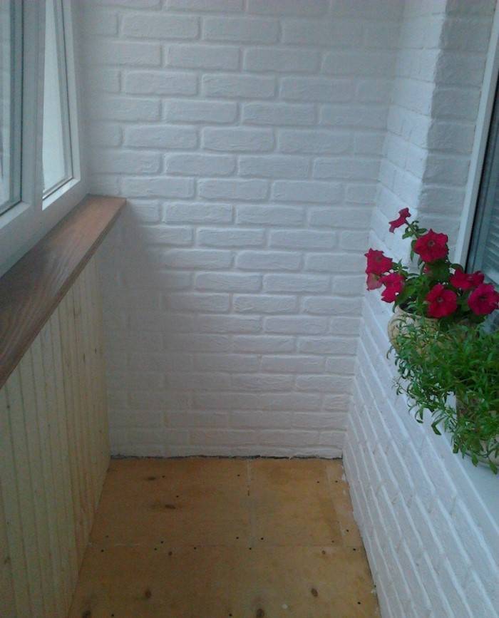 Кирпичные стены на балконе – варианты идеальной отделки (77 фото)