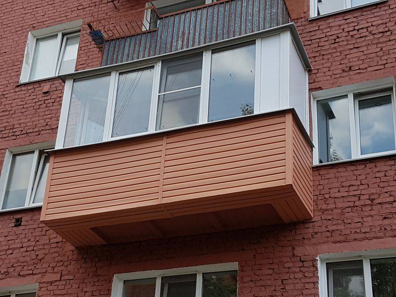 Особенности витражного остекления балконов и лоджий