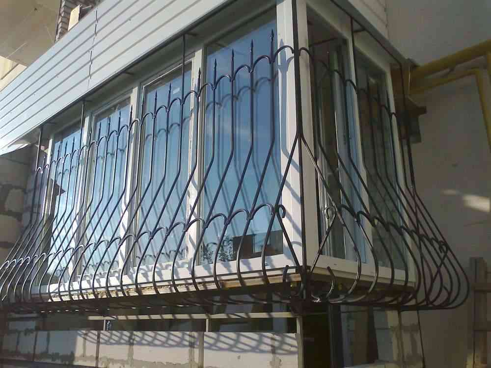 Решетки на балкон или на лоджию кованые, искусно выполненные
