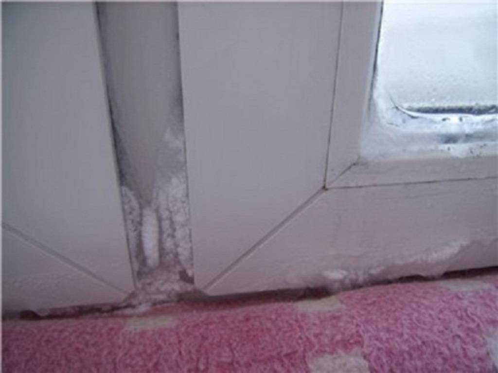 Текут пластиковые окна - причины, почему очень много скапливается воды изнутри помещения около стекла осенью и зимой, в частном доме и на балконе