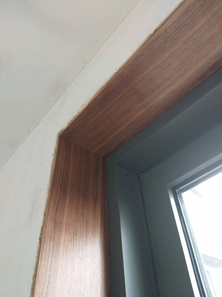 Как сделать деревянные откосы и установить панели на окна своими руками?