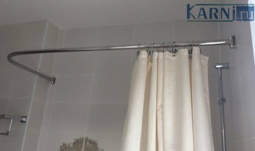 Как повесить штору в ванной: способы крепления и выбор формы