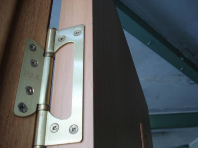 Правила установки петель для дверь шкафа, нюансы процесса