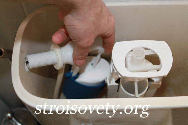 Почему булькает в канализации вода при сливе в частном доме