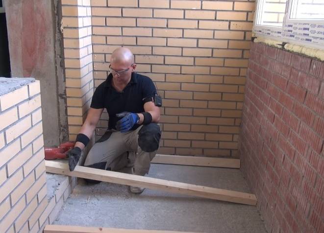 Как закрепить лаги на балконе и лоджии к бетонному полу, черновой пол