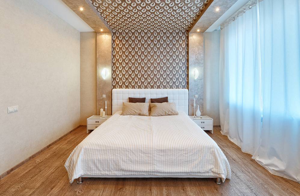 Потолок из гипсокартона в спальне: особенности, плюсы и минусы, фото