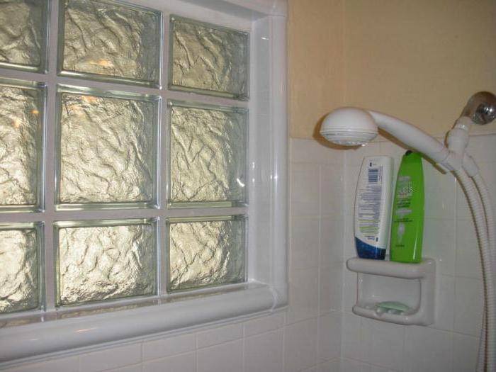 Зачем в хрущевках делали окно между ванной и кухней?