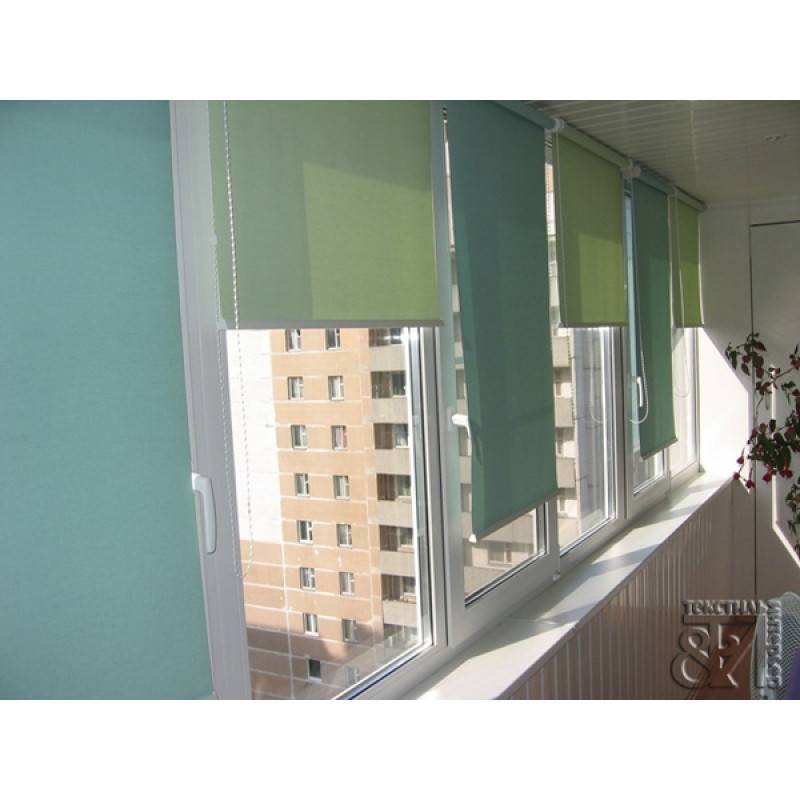 Что стоит знать о правильном выборе штор от солнца для балкона?