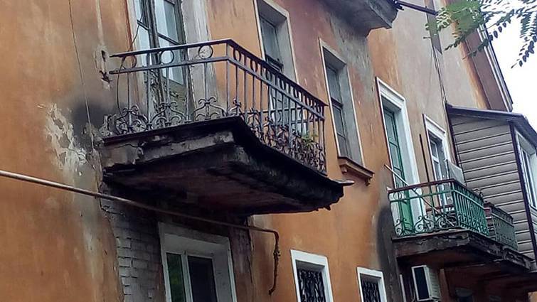 Проблемы общей собственности или кто должен ремонтировать балконы и лоджии в многоэтажке?